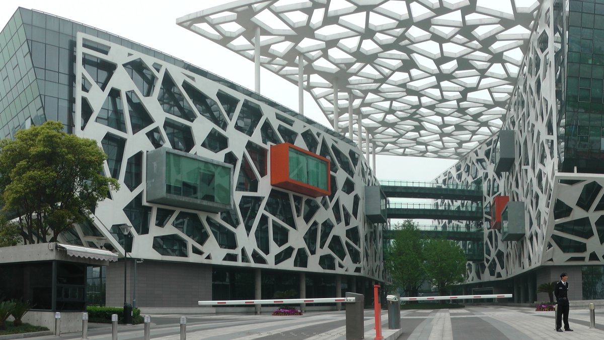 Alibaba's Qwen3-LiveTranslate-Flash Cuts Simultaneous Interpretation Latency to 3 Seconds Across 18 Languages