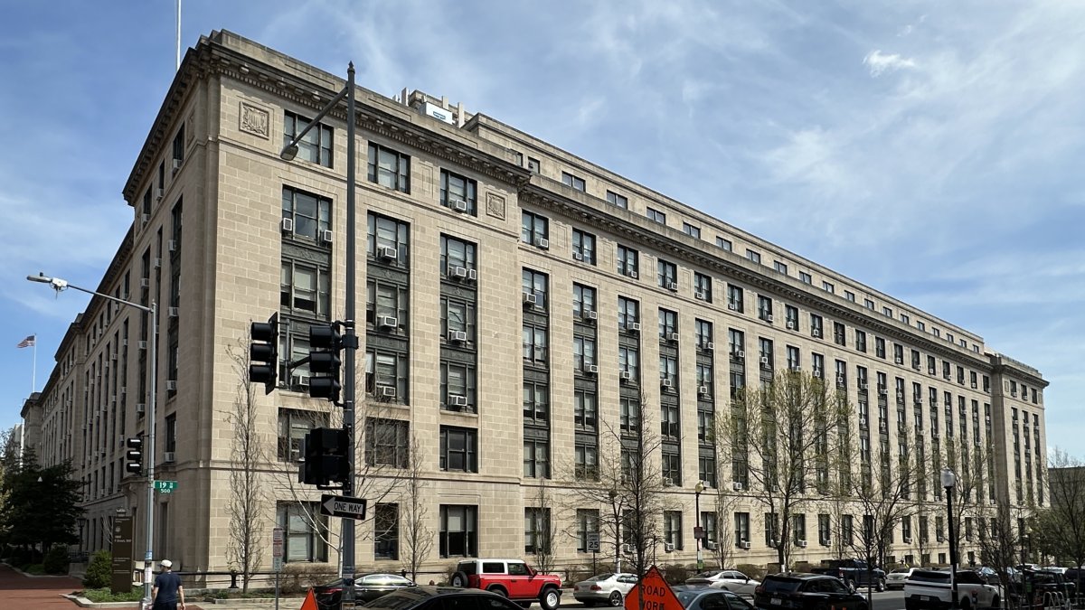 Anthropic Opens Claude for Government to Federal and State Agencies, With No Seat Fees and Hard Spending Caps