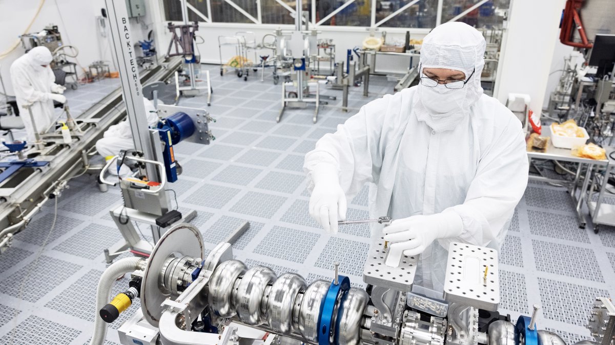 ASML Q3 Profit More Than Doubles to €4.96 Billion as Customers Ask About Orders for 2030