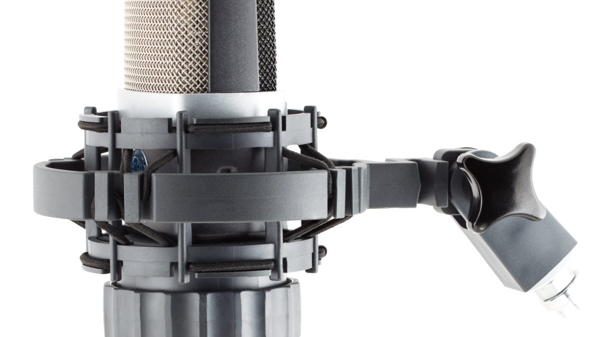 Block's Dessa Learned to Talk From Sound Alone: a Full-Duplex Speech Model With No Text and No LLM, Trained on a Single GPU Rack