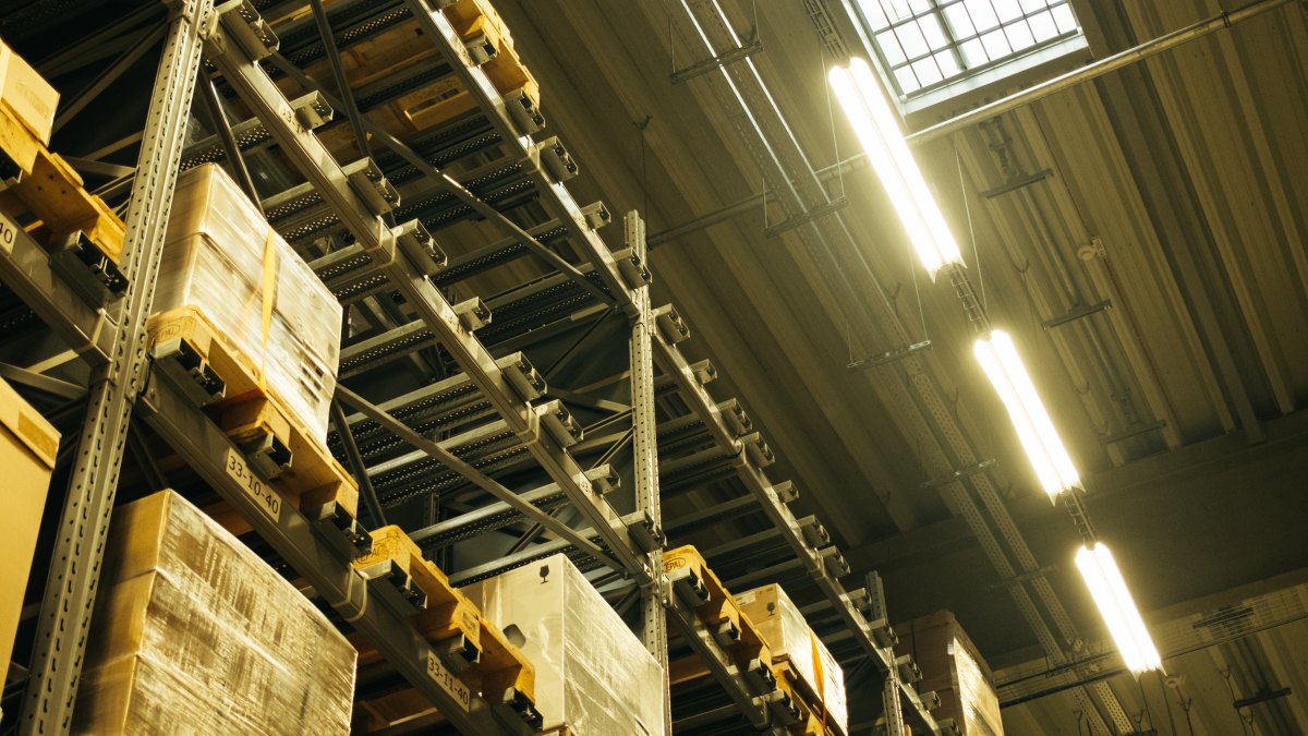 Cambricon Booked 3.7 Billion Yuan of Profit and Kept 228 Million in Cash. The Rest Is Sitting in a Warehouse