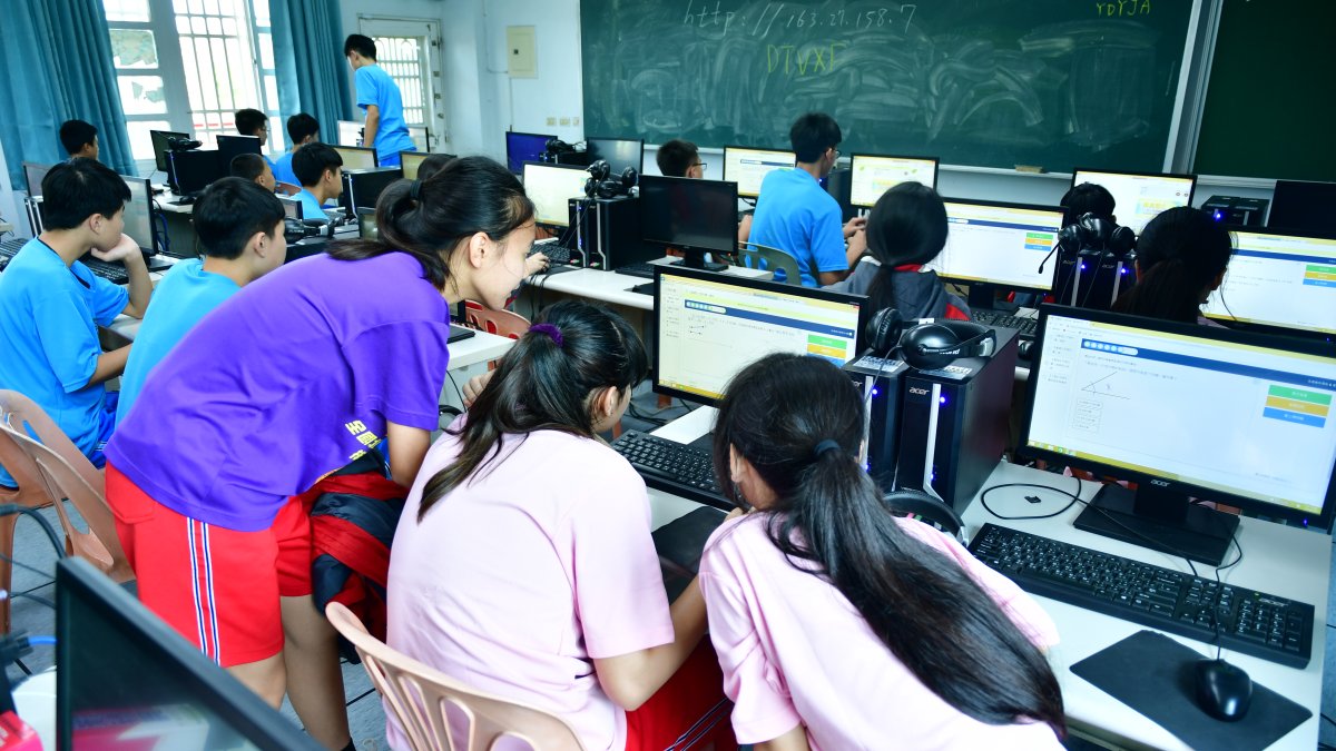 Common Sense Media Rates ChatGPT for Teens an Unacceptable Risk After 4,000 Test Prompts Produced Almost No Parent Alerts