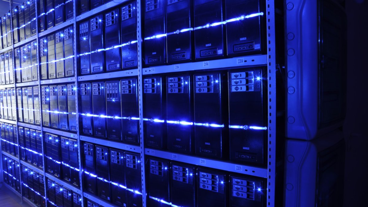 DeepSeek's New Flash Model Tops OpenRouter With 33.6 Trillion Weekly Tokens, Up 801% in a Week