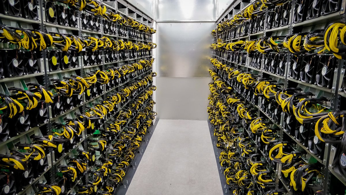 An FTX-Era Bitcoin Miner Becomes an AI Data Center Bet: SWI Group Raises 800 Million Euros at a 6.1 Billion Valuation