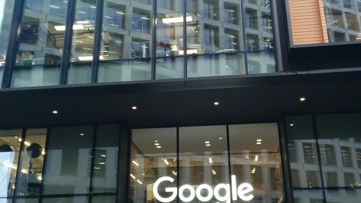 Google Cuts AI Image Prices in Half: Nano Banana 2.1 Generates a 1K Image for $0.0336 as the Old Model Gets an October 29 Shutdown Date