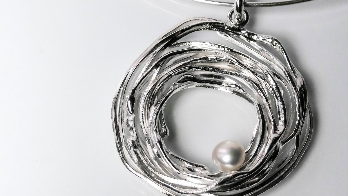 Nirva Raises 33 Million Dollars for an 8-Gram AI Pendant That Listens Only to You