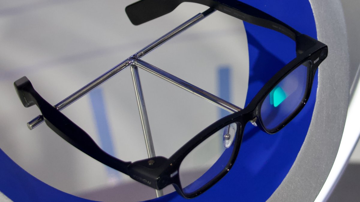 Alibaba Qwen Ships N1 AI Glasses With Iris Payments and Live Vital Signs, Plus a Bose Co-Branded Earbud