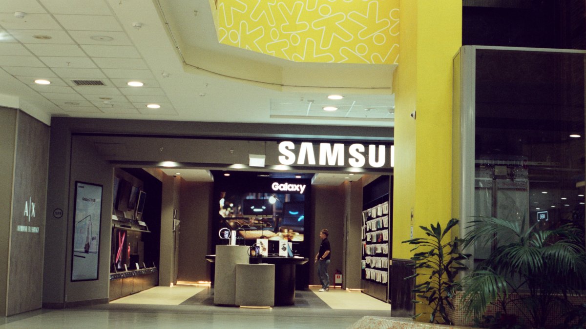 Samsung Guides 107.4 Trillion Won in Quarterly Operating Profit, Up 782 Percent - the First 100-Trillion-Won Quarter Ever Posted by a Korean Company