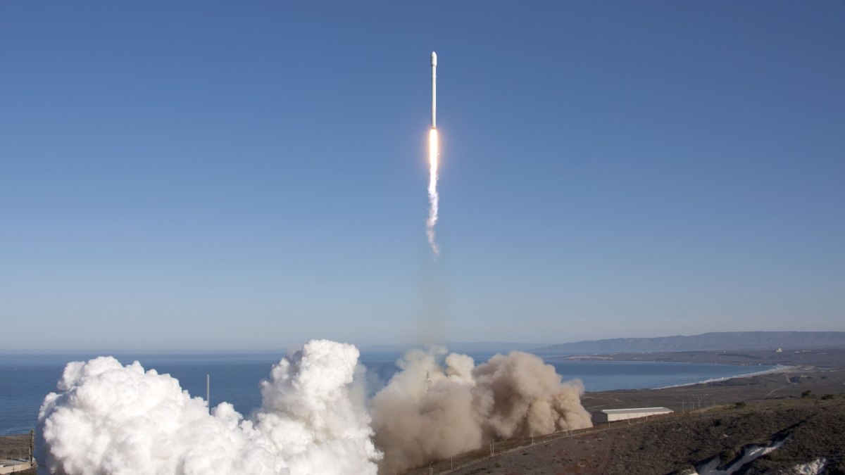 SpaceX Seeks $40 Billion Led by Apollo to Bankroll a Massive Nvidia Chip Order - $10 Billion in Bank Loans Plus $30 Billion in Investment-Grade Debt