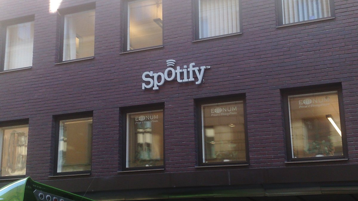 Spotify Wants $5 More a Month to Let Fans Remix Its Catalog With AI, Starting Around the Grammys