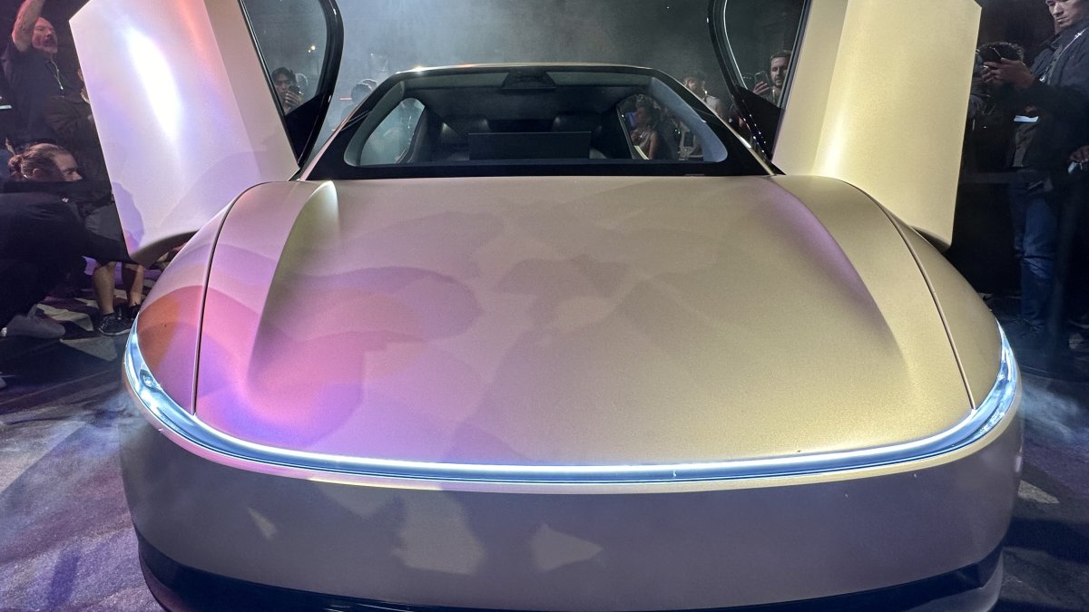 One Month In: Tesla Has 169 Cybercabs Approved in Texas While Waymo Runs 1,154 Vehicles There