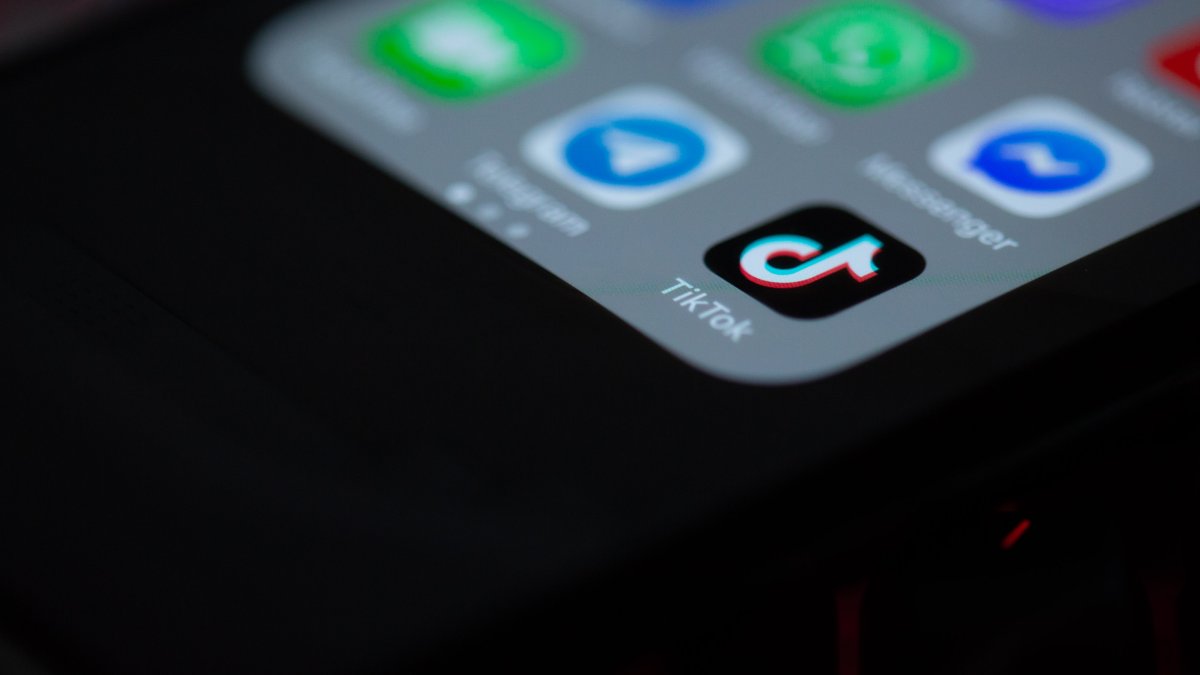 TikTok Puts an AI Shopping Agent Inside Its Feed — With One-Click Checkout From Salesforce, Shopify and Stripe Partners