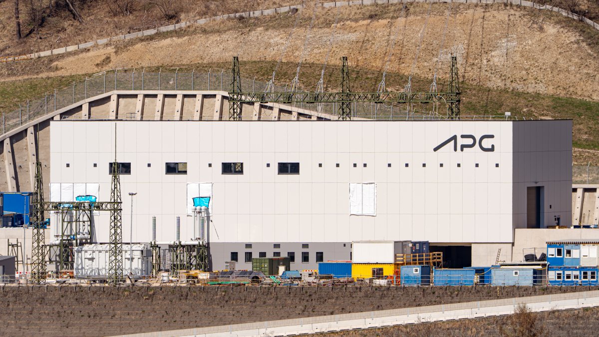 Only 35 Percent of the US Data Center Pipeline Is Credible, Bernstein Says, as 47 Projects Stall in 2026