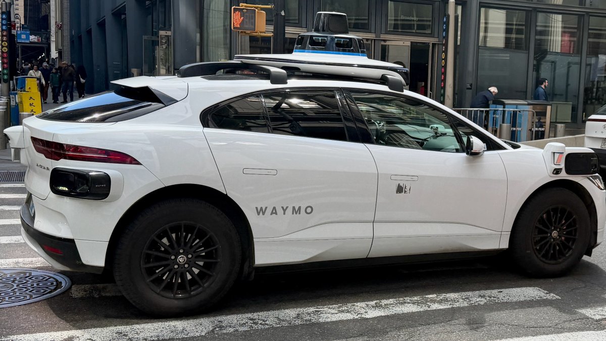 Waymo Plans 8,000 Robotaxis by New Year and 20,000 by End of 2027 on $5 Billion of Private Credit